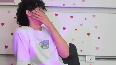 Snapshot of sorenandree chatting on March 11, 6:43 am sorenandree online show from March 11, 6:43 am