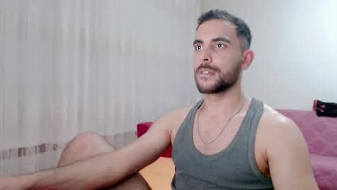 luis online show from January 10, 10:14 pm