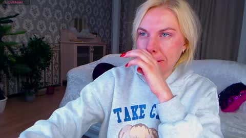 Lisa online show from April 6, 1:14 am