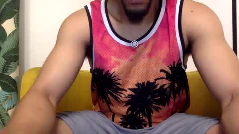 Snapshot of soulmatesxoo34 chatting on December 2, 7:05 pm Longhaitianbbc thick latina online show from December 2, 7:05 pm