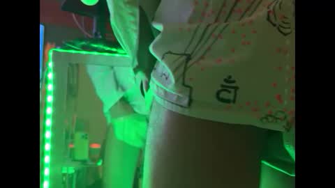 Snapshot of soulntribe chatting on January 4, 1:10 am Litchie69 online show from January 4, 1:10 am