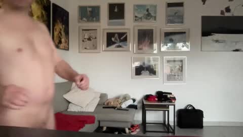 soumisanal2013 online show from April 2, 6:44 am