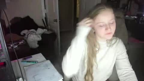 Snapshot of southerbunny chatting on November 27, 12:13 am Bunnydathug online show from November 27, 12:13 am