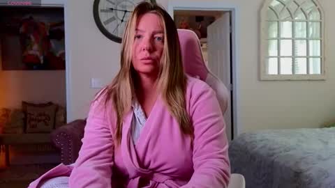 Snapshot of southernbarbii chatting on October 25, 6:35 pm Your Barbii online show from October 25, 6:35 pm