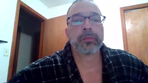 southernct online show from February 17, 11:00 pm