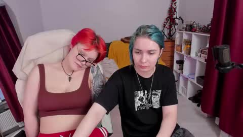 Leah online show from March 21, 4:32 pm