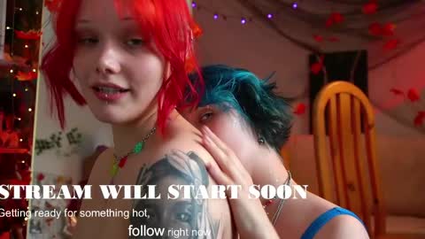 Snapshot of sova_energy chatting on May 13, 11:07 am Leah online show from May 13, 11:07 am
