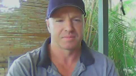 Snapshot of soveryhandsome chatting on December 17, 5:18 am soveryhandsome online show from December 17, 5:18 am