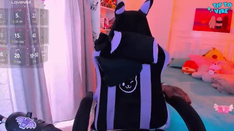 Lili online show from November 18, 9:19 pm