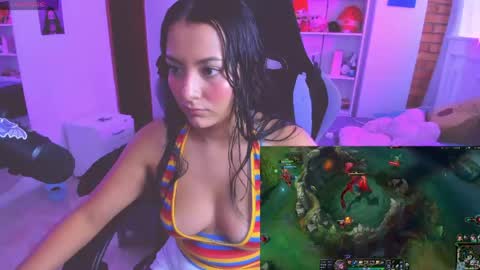 Lili online show from May 30, 4:59 pm