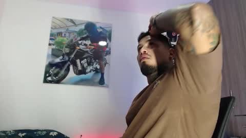 Snapshot of soy_apolo chatting on September 23, 4:32 pm soy_apolo online show from September 23, 4:32 pm