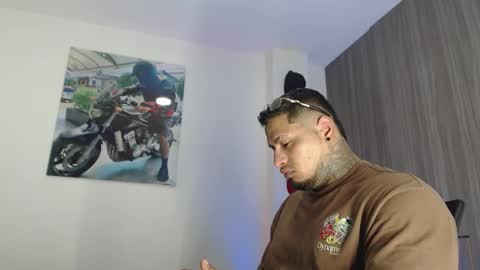 Snapshot of soy_apolo chatting on October 10, 4:39 pm soy_apolo online show from October 10, 4:39 pm