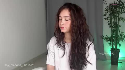 M A R I A N A online show from November 13, 2:21 am