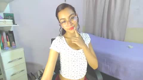 Snapshot of soy_miauhg chatting on June 25, 4:56 am Miauhg online show from June 25, 4:56 am