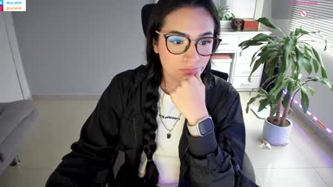 Luisa    online show from January 7, 9:35 pm