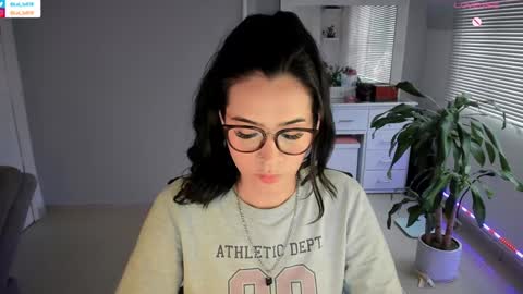 Luisa    online show from January 8, 10:16 pm