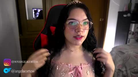 soyangelacortes online show from October 27, 2:37 am