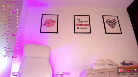 Juliana online show from February 17, 8:04 pm