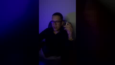 Usuario69 online show from January 6, 3:10 am