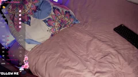 Snapshot of soyvane chatting on December 16, 12:15 am VANESSA online show from December 16, 12:15 am