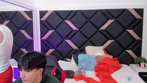 Gabo Lucas and Justin online show from November 15, 1:25 am