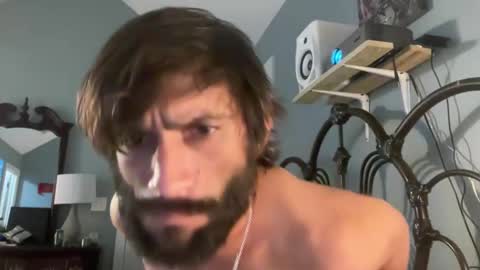 TrndSettrz online show from February 3, 11:26 pm