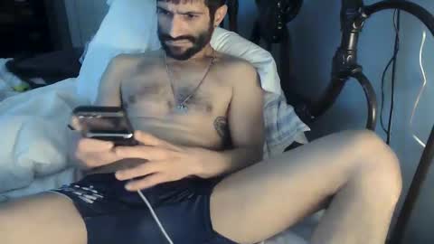 TrndSettrz online show from February 10, 7:47 am