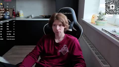 Snapshot of spaisenok chatting on October 21, 12:06 pm Mike online show from October 21, 12:06 pm