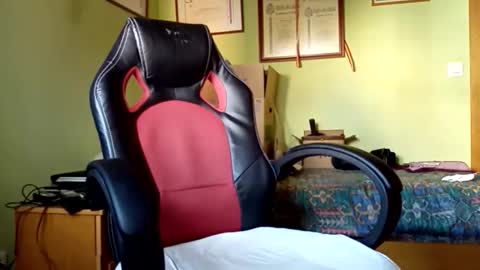 Manu  online show from October 10, 2:05 pm