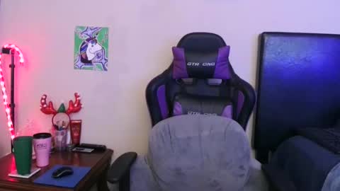 Snapshot of sparkle_pinuppp chatting on December 6, 8:26 am Tip 1 token Follow me on instagram Sparkle pinuppp online show from December 6, 8:26 am