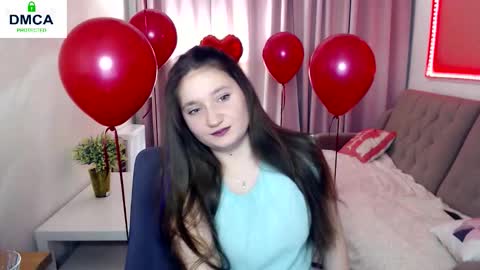 Snapshot of sparkling_starlet67 chatting on February 14, 2:03 pm Ilona online show from February 14, 2:03 pm