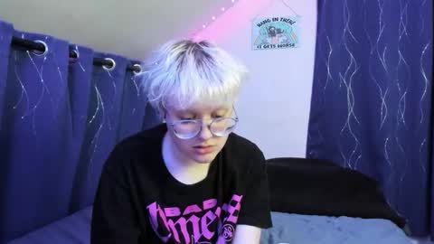 Atticus Pendragon online show from November 17, 7:47 am