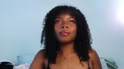 Snapshot of sparklingsoleil chatting on October 15, 7:25 pm Soleil online show from October 15, 7:25 pm