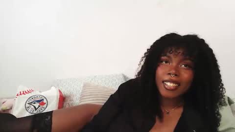 Snapshot of sparklingsoleil chatting on October 17, 7:38 pm Soleil online show from October 17, 7:38 pm