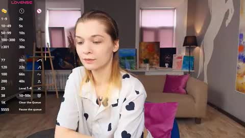 Snapshot of sparkly_k chatting on June 15, 7:43 am Kate online show from June 15, 7:43 am