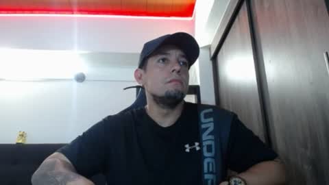 Snapshot of spartacus_cam chatting on July 5, 5:36 am online show from July 5, 5:36 am