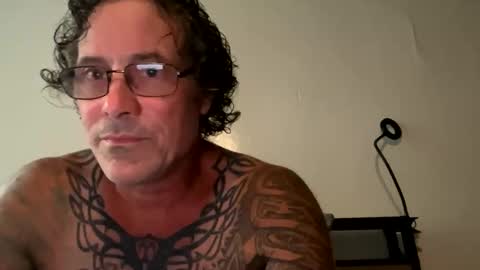 Snapshot of specter1972 chatting on November 26, 10:44 pm specter1972 online show from November 26, 10:44 pm