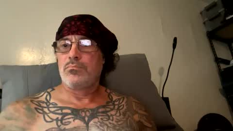 Snapshot of specter1972 chatting on December 14, 12:32 pm specter1972 online show from December 14, 12:32 pm