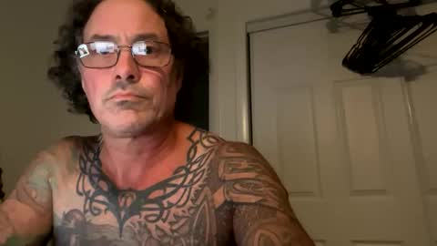 Snapshot of specter1972 chatting on December 15, 1:32 am specter1972 online show from December 15, 1:32 am