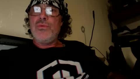 specter1972 online show from April 5, 12:52 am