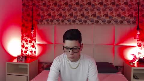 spencerm_ online show from November 3, 7:48 pm