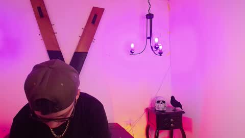 spencerm_ online show from November 25, 11:38 pm