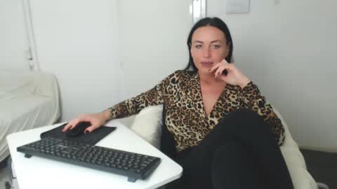 Carla online show from January 18, 11:00 pm