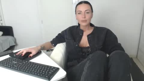 Carla online show from January 25, 4:46 pm