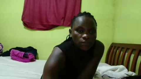 Snapshot of spicy_bella69 chatting on May 16, 8:18 pm spicy_bella69 online show from May 16, 8:18 pm