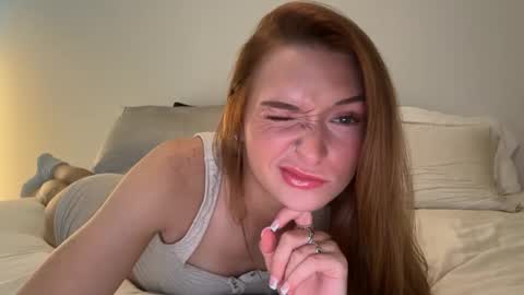 Baylee  online show from October 8, 5:43 pm