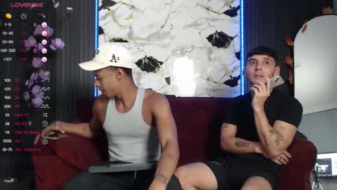 Snapshot of spicyboys_ chatting on December 5, 1:58 am online show from December 5, 1:58 am