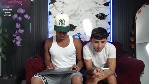 Snapshot of spicyboys_ chatting on February 23, 11:24 pm online show from February 23, 11:24 pm