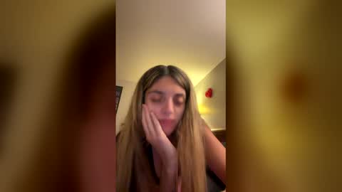 Snapshot of spicydiamond23 chatting on May 23, 4:07 am spicydiamond23 online show from May 23, 4:07 am