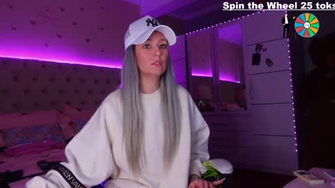 Alicia online show from December 20, 10:11 am